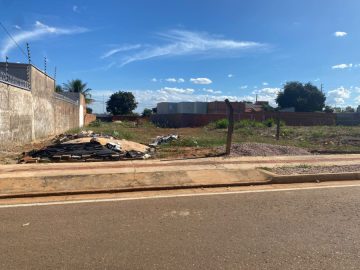 LOTE SAGRADA FAMLIA 392,70M