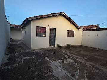 VENDE-SE CASA NO JD MARGARIDA